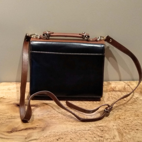 "Partio" Italian Leather Compact Purse - Picture 2 of 5
